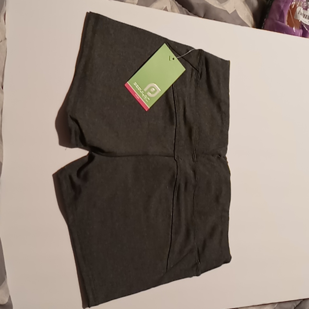 Athletic wear shorts